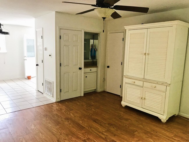 Foto del edificio - 711 Center St