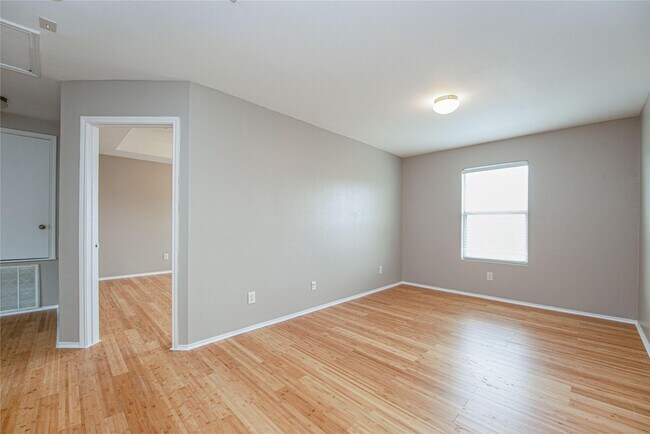 Building Photo - 16754 N Thrasher Dr