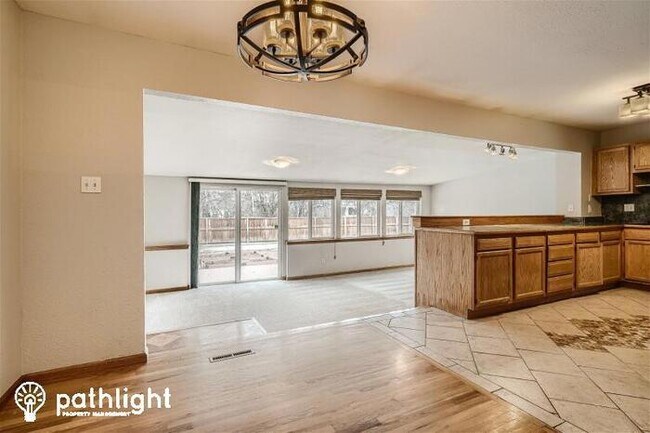 Foto del edificio - 2801 S Newland St, Denver, CO, 80227