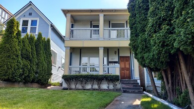 Building Photo - 3217 Hoyt Ave