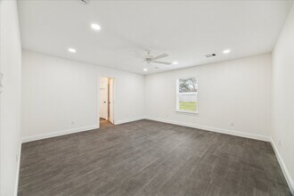 Building Photo - 30731 Martens Rd