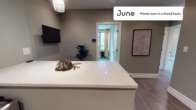 Foto del edificio - Room in Shared 3 bed/2 bath home