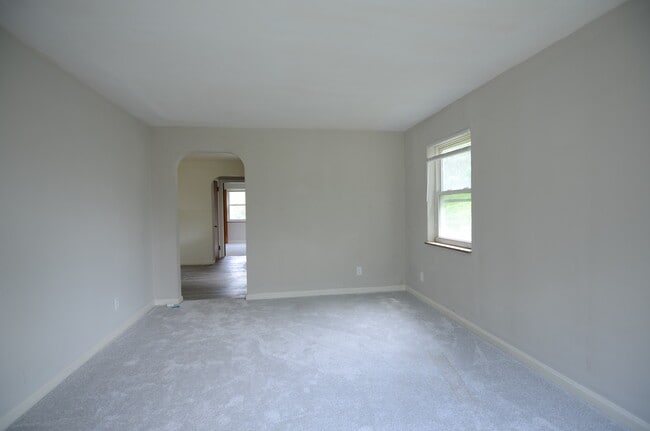 Building Photo - 5070 Anderson Pl