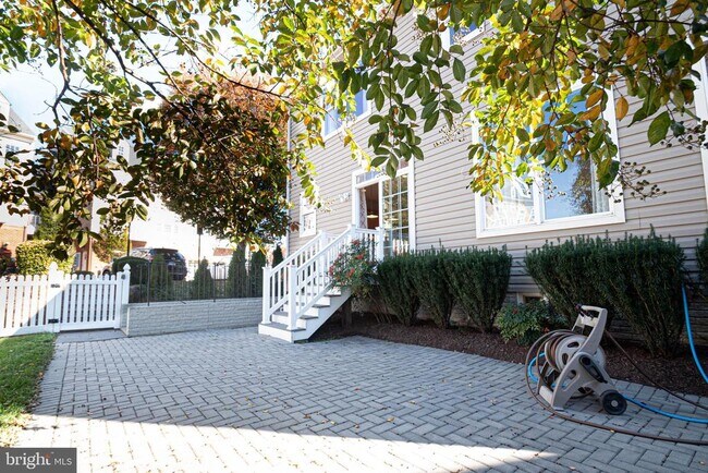 Foto del edificio - 42586 Ash Tree Dr