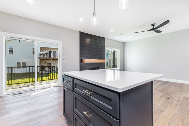 Foto del edificio - 1370 Autumn Ridge Ln