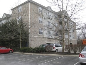 Building Photo - 2245 Riverside Dr