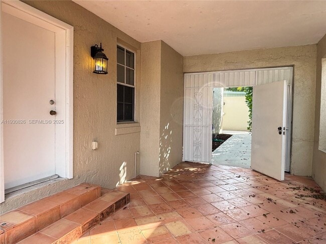 Foto del edificio - 1654 SW 14th Terrace