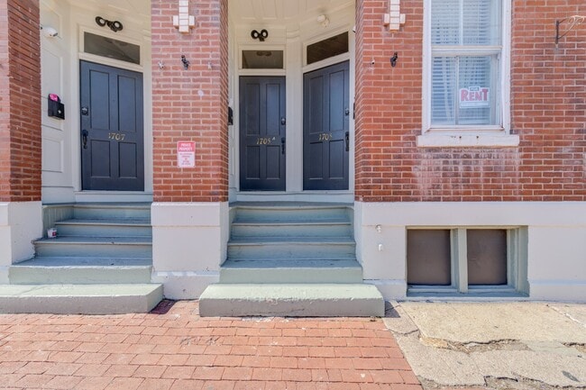 Building Photo - 1705 S 9th St