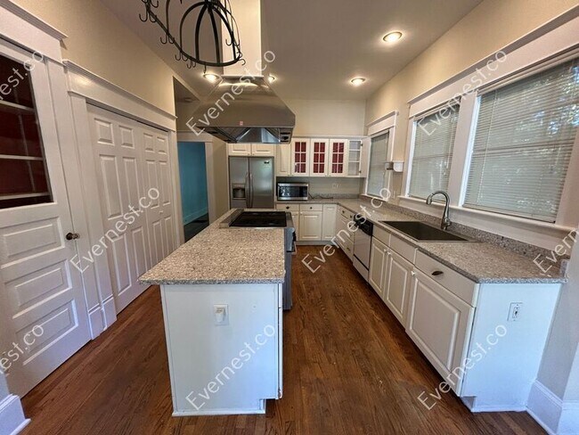 Foto del edificio - 1095 Monroe Dr NE