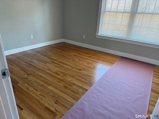 Foto del edificio - 57 Hollis Dr