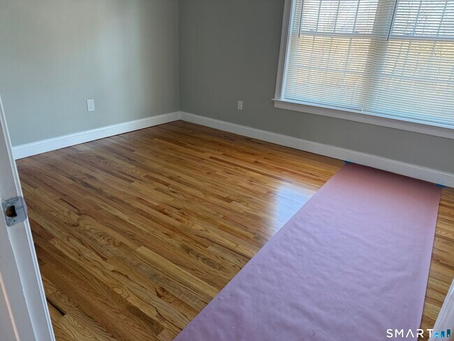 Building Photo - 57 Hollis Dr