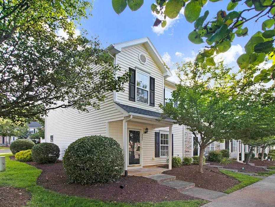 Front entrance - 3337 Tarleton W