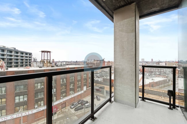 Building Photo - 1350 W Randolph St