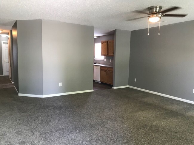 Foto del edificio - Lawrence Twp -  2 BR