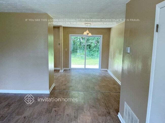 Foto del edificio - 2463 Mistletoe Ln SW