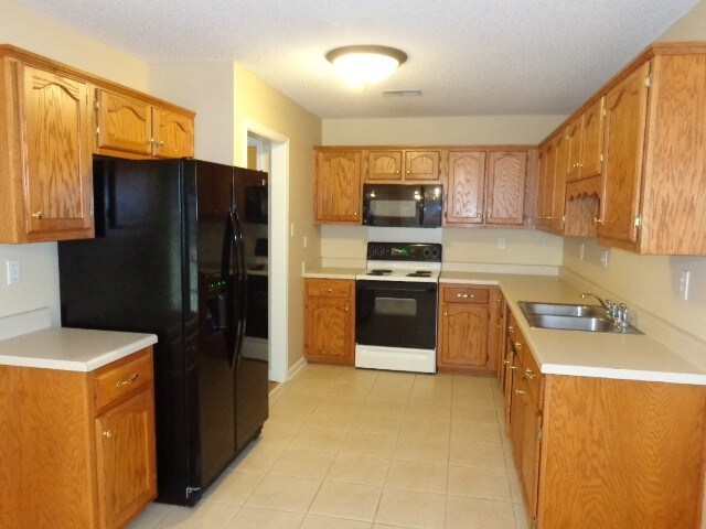 Building Photo - 590 Northwood Hills Drive