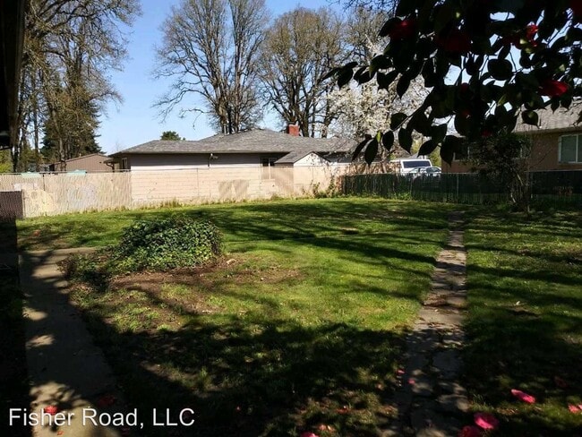 Foto del edificio - 3859 Fisher Rd NE