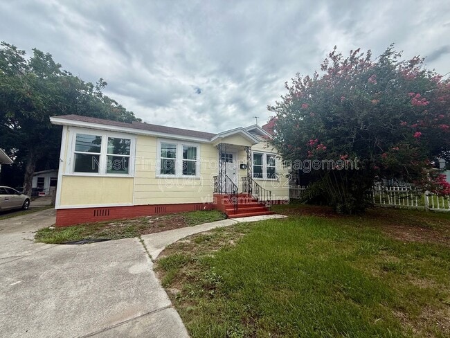 Building Photo - 5143 Palmer Ave