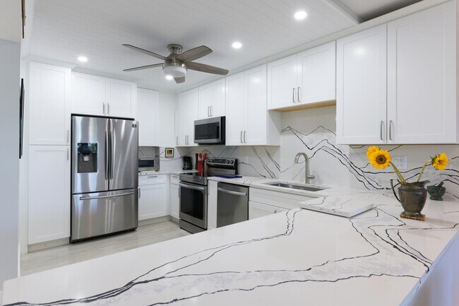 Foto del edificio - 3475 S Ocean Blvd