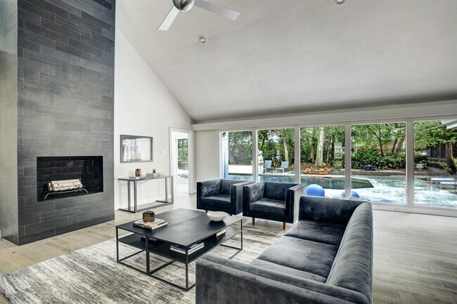 Building Photo - 12600 Boheme Dr