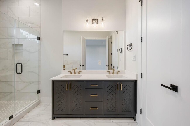 Foto del edificio - 6124 Campo Vista Dr