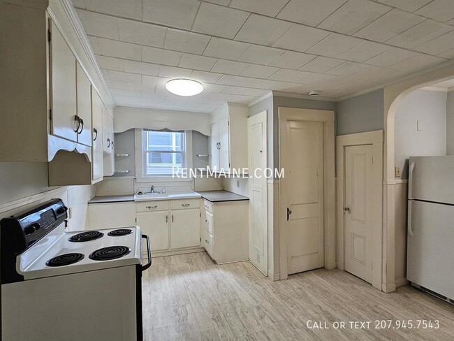 Building Photo - 45 Oxford St