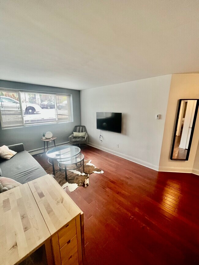 Foto del edificio - 729 E 16th St