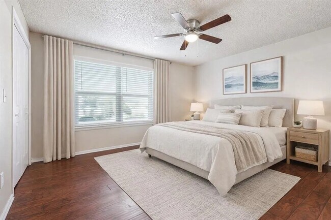 Foto del edificio - 11417 N May Ave