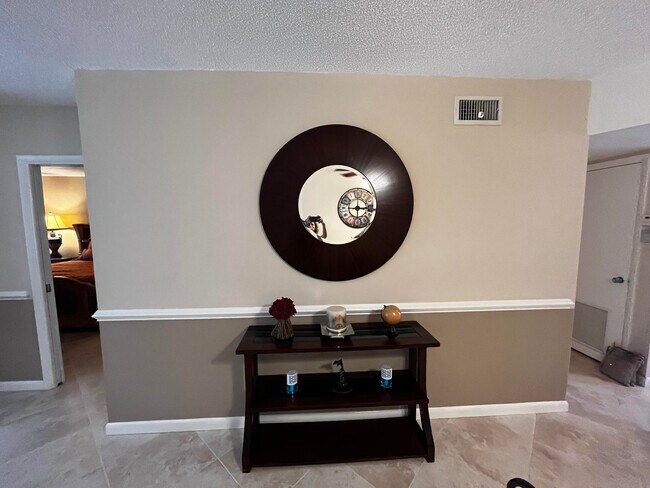 Foto del edificio - 2660 SW 22nd Ave