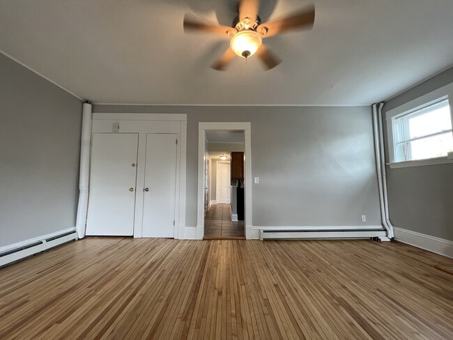 Building Photo - 2716 Hennepin Ave S