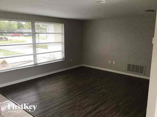 Building Photo - 7511 Birchwood Dr