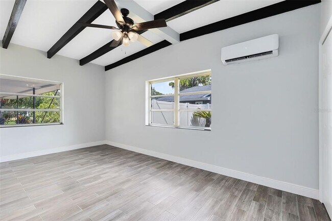 Foto del edificio - 35614 Cedar Ln