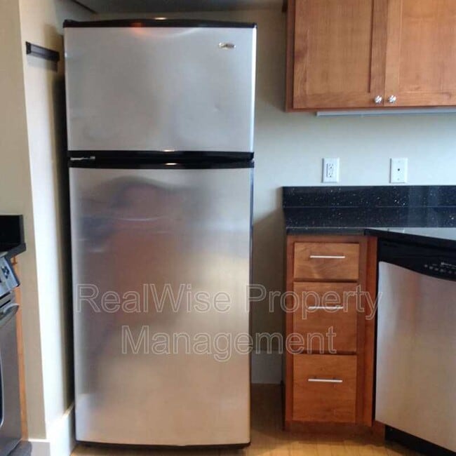 Building Photo - 395 E Main St