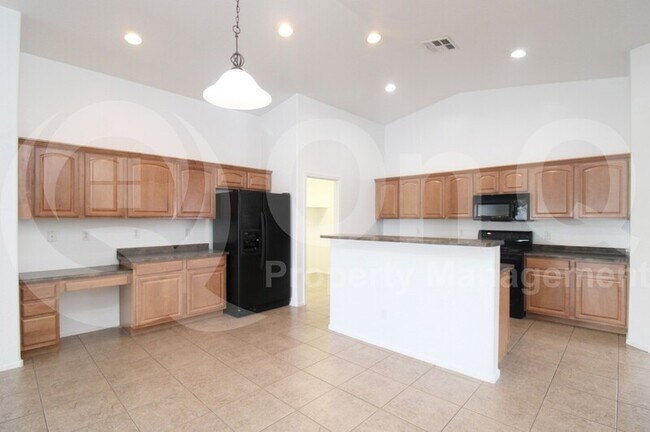 Building Photo - 29654 W Weldon Ave