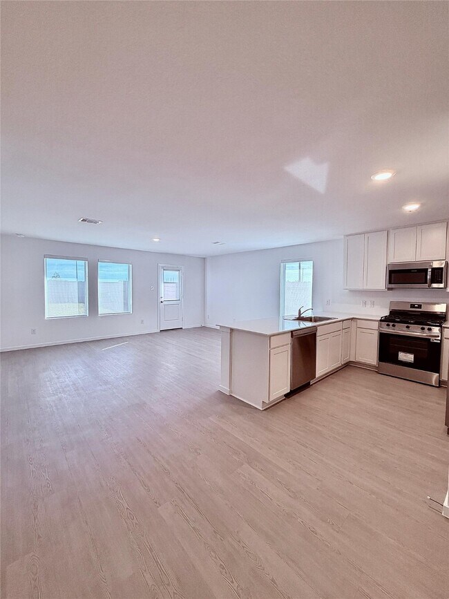 Foto del edificio - 6502 Tricolor Beech Ln