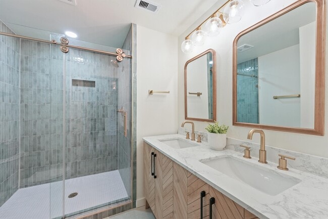 Building Photo - 4027 Ave N Ursuline St