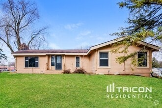 Building Photo - 3601 Christine Pl