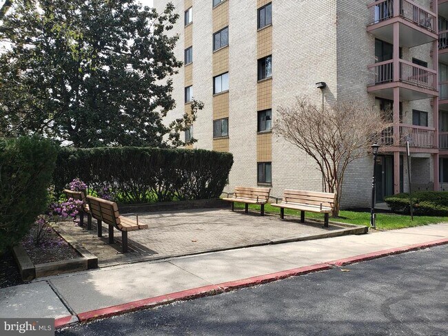 Foto del edificio - 130 Slade Ave