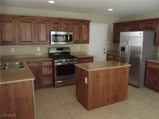 Foto del edificio - 9037 W Victor Creek Ave