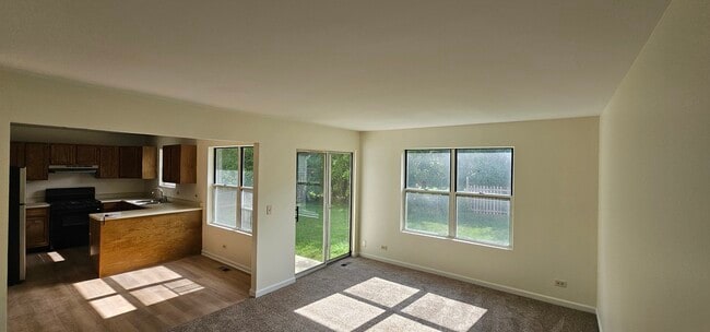 Building Photo - 1 Acorn Ln
