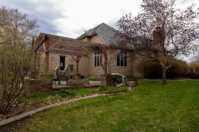 Building Photo - 2275 Northridge Dr