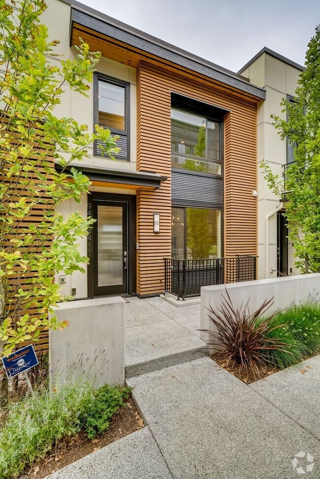 Building Photo - 941 W McGraw St