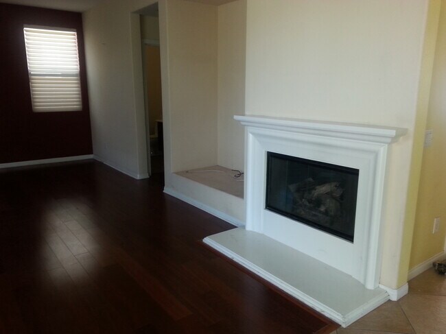 Building Photo - 2815 E Cinnamon Pl
