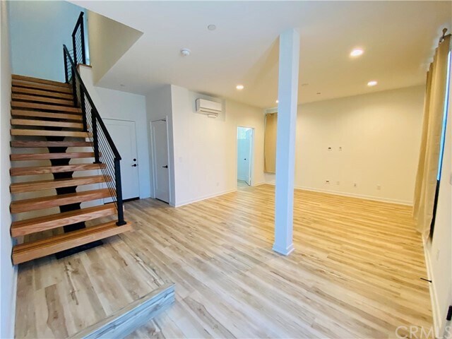 Foto del edificio - 448 W Central Ave