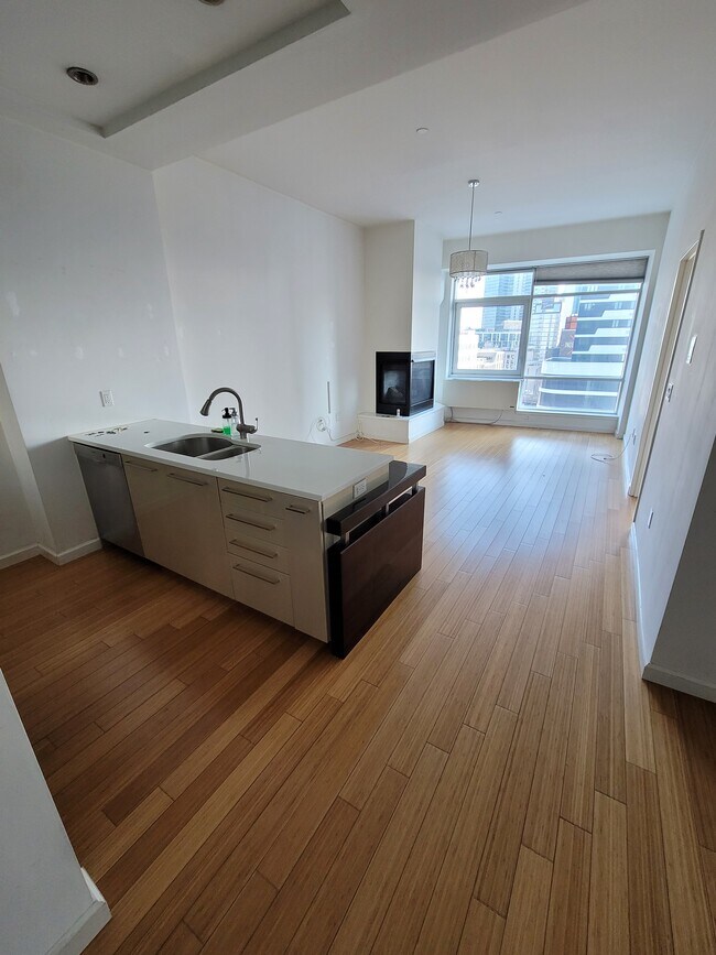 Foto del edificio - 21-15-15 Queens Plaza N