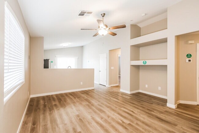 Foto del edificio - 5532 Eagle Claw Ave