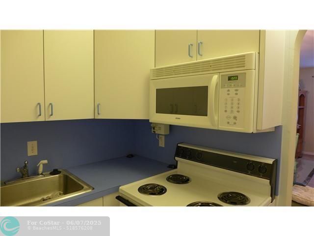Foto del edificio - 1851 NE 62nd St