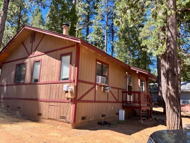 Foto del edificio - "L" Street in Sugar Pine