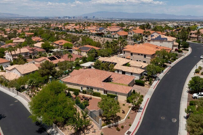 Building Photo - 2850 Botticelli Dr