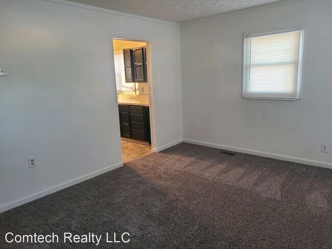 Building Photo - 2 br, 1 bath House - 233 West Circle Drive